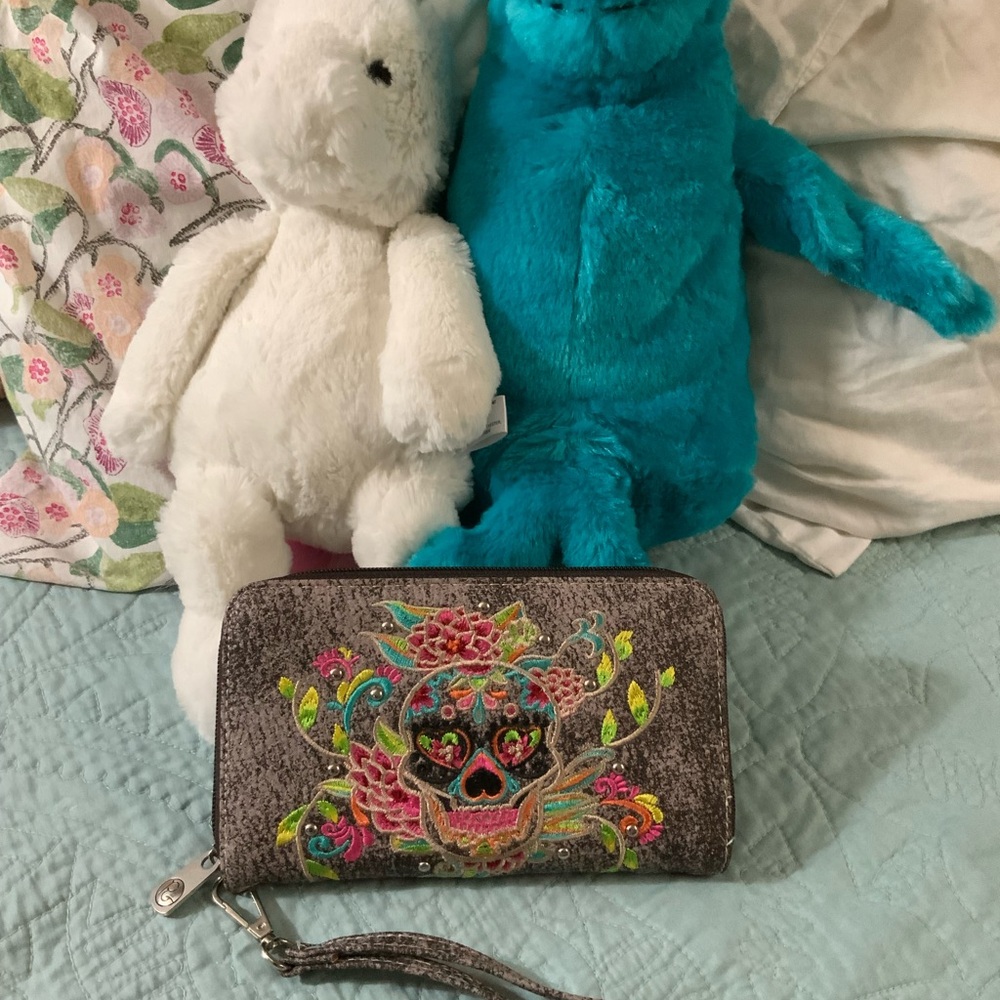 Embroidered Skull Gray Wallet. Wallet only
